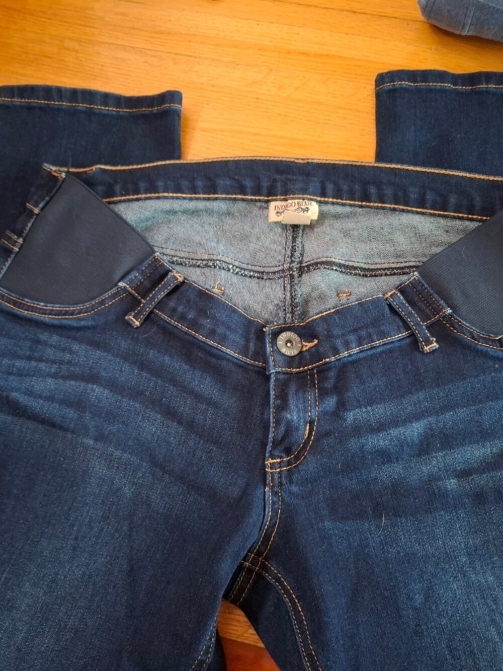 Indigo Blue Maternity Crop/Ankle Jeans Size Large